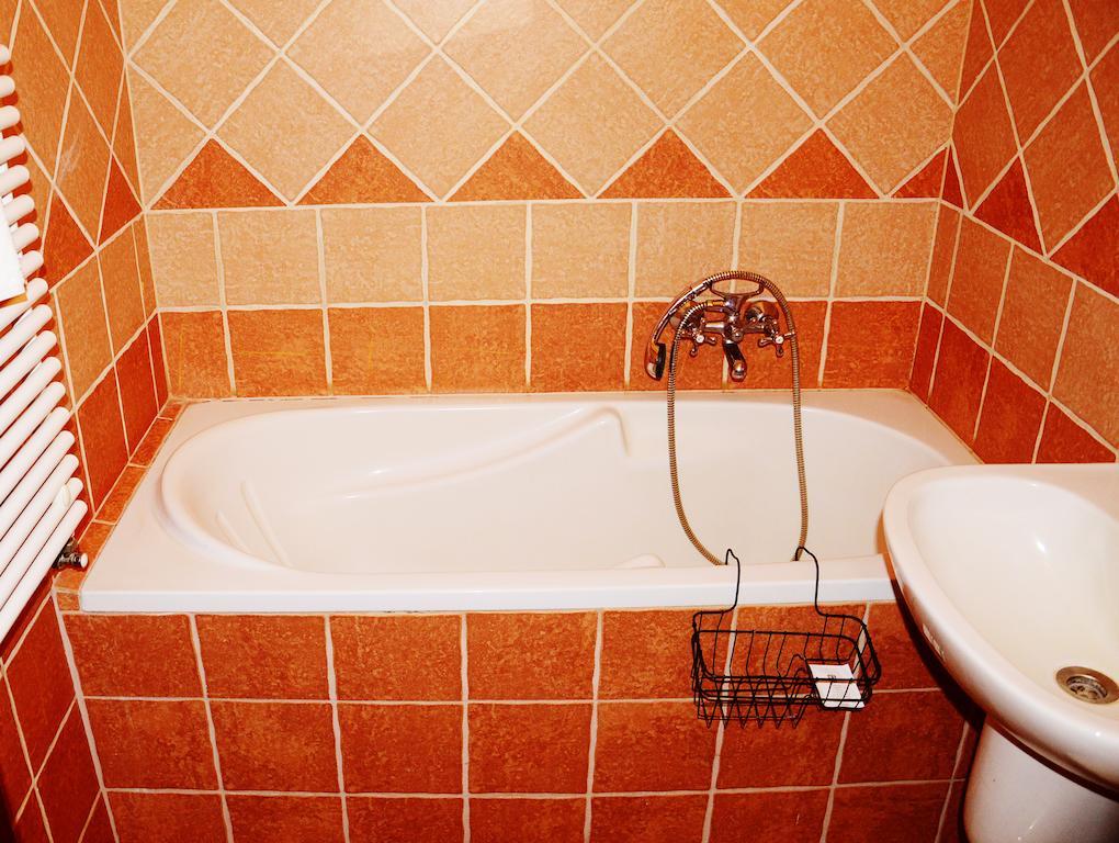 Ezuestfenyo Hotel Telkibánya Esterno foto