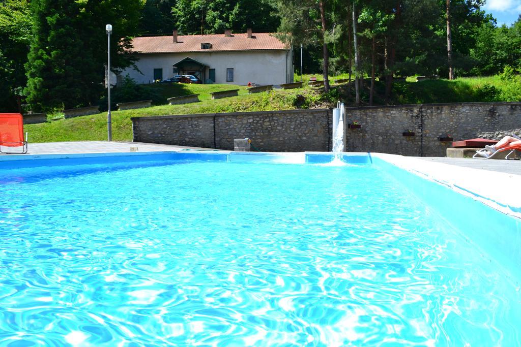 Ezuestfenyo Hotel Telkibánya Esterno foto