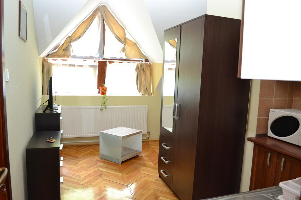 Ezuestfenyo Hotel Telkibánya Esterno foto