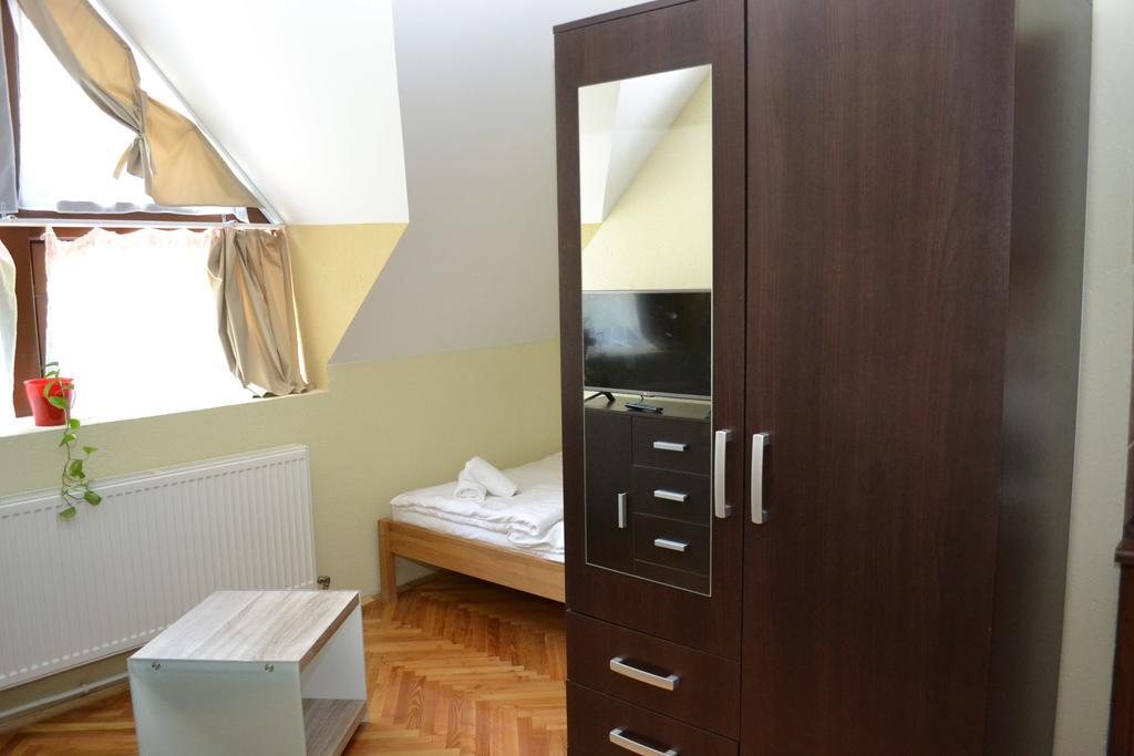 Ezuestfenyo Hotel Telkibánya Esterno foto