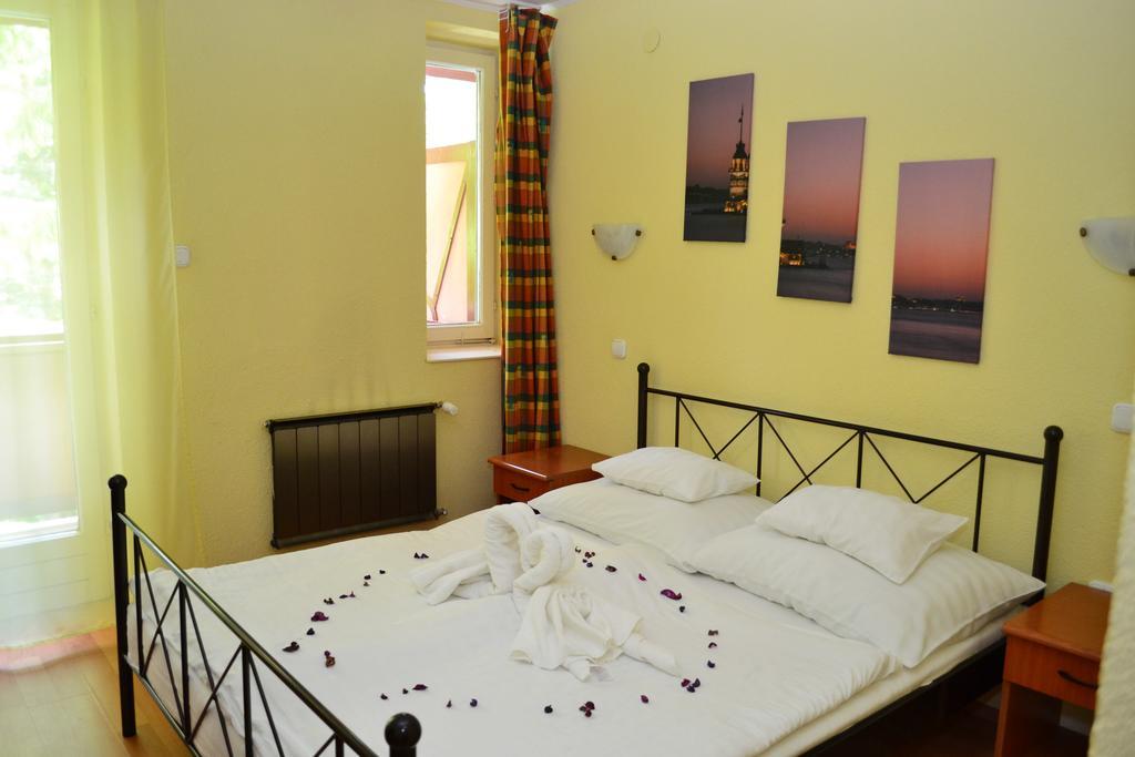 Ezuestfenyo Hotel Telkibánya Esterno foto
