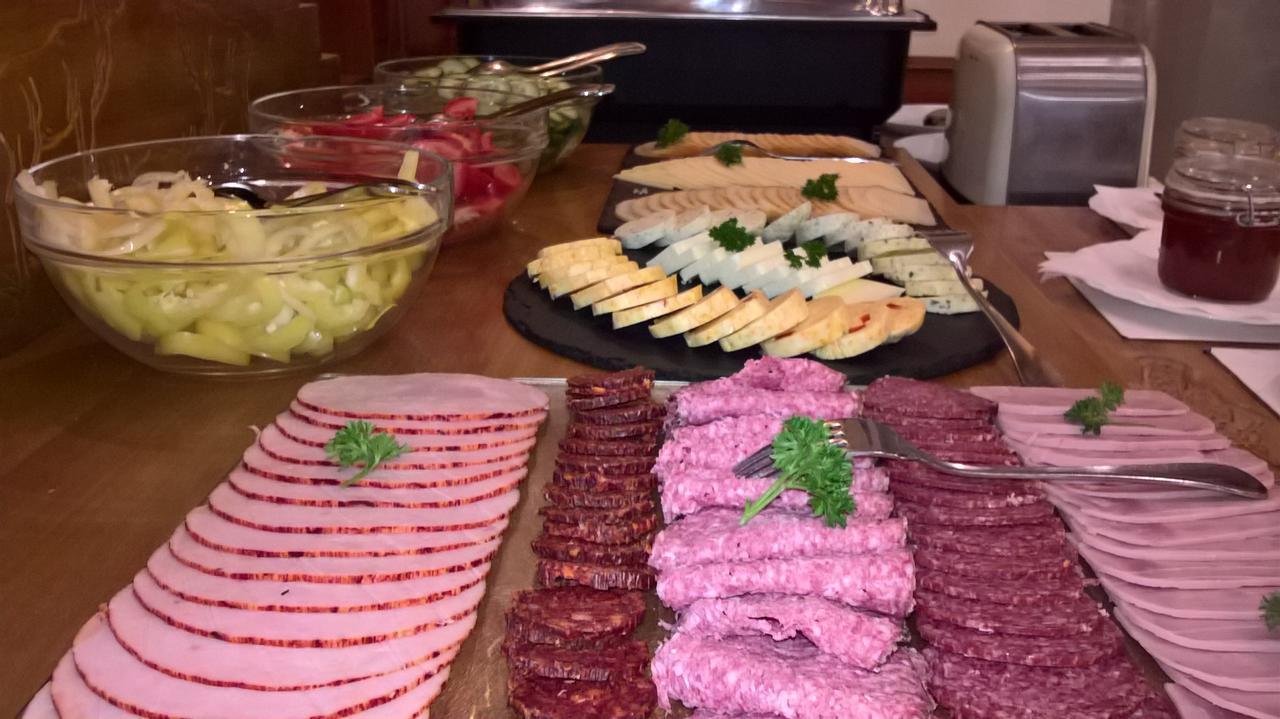 Ezuestfenyo Hotel Telkibánya Esterno foto