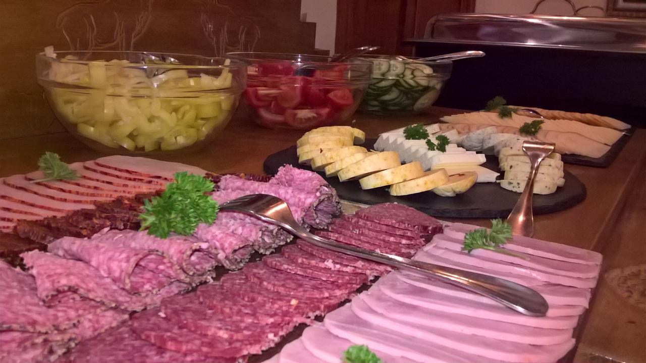 Ezuestfenyo Hotel Telkibánya Esterno foto
