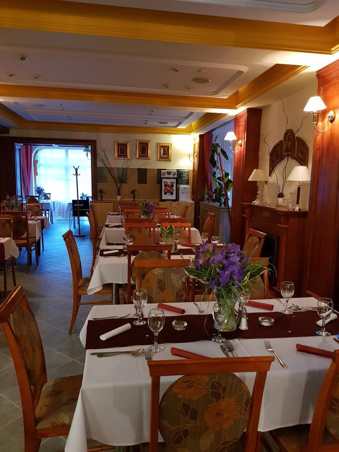 Ezuestfenyo Hotel Telkibánya Esterno foto