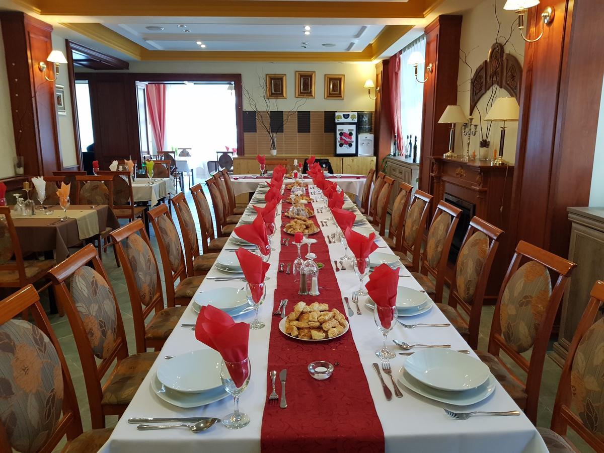 Ezuestfenyo Hotel Telkibánya Esterno foto